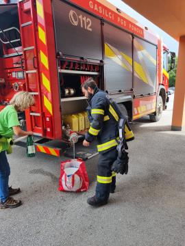 2 Avtocisterna PGD Ponova vas je 7 dni neprekinjeno razvažala pitno vodo na Koroškem.